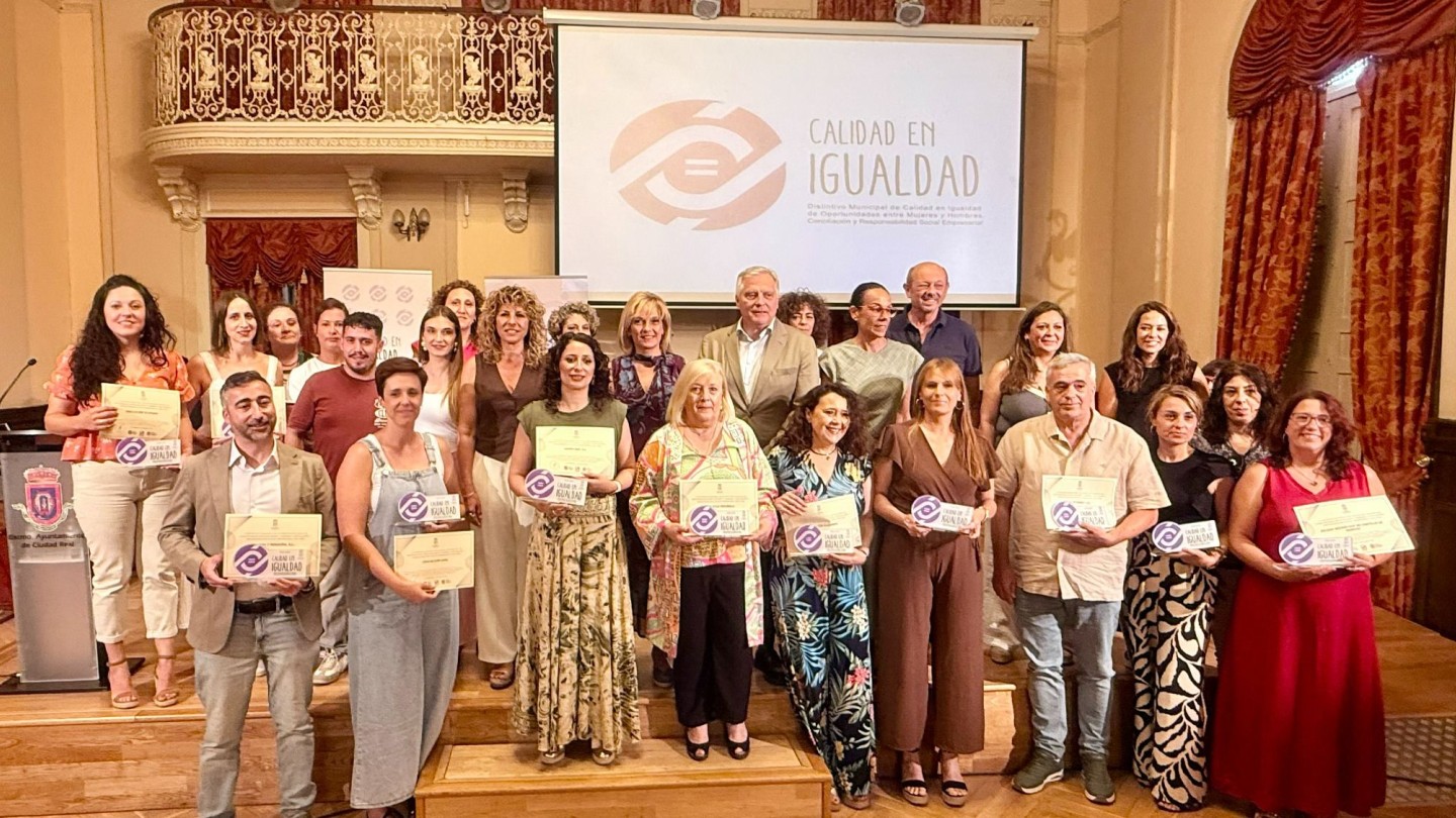 11 empresas y entidades locales reciben el distintivo de calidad en igualdad 2026