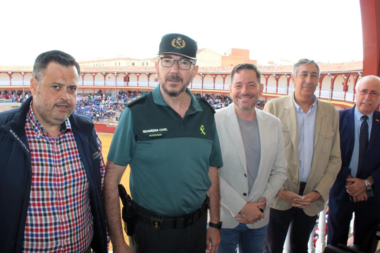 El Gobierno regional destaca la educación en valores en exhibición de la Guardia Civil