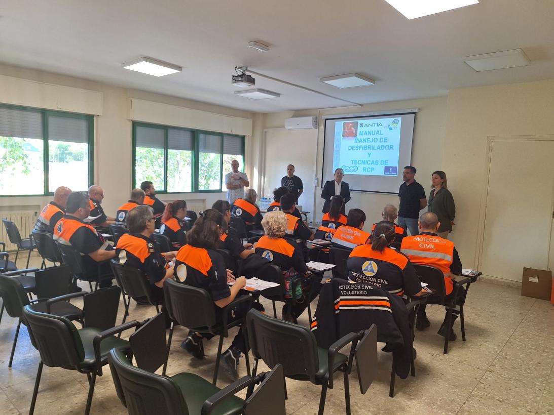 El Gobierno regional forma a voluntarios de Protección Civil de Ciudad Real sobre desfibriladores