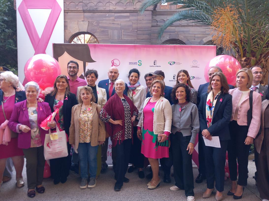 El delegado de Sanidad destaca la labor asistencial de la asociación Santa Águeda