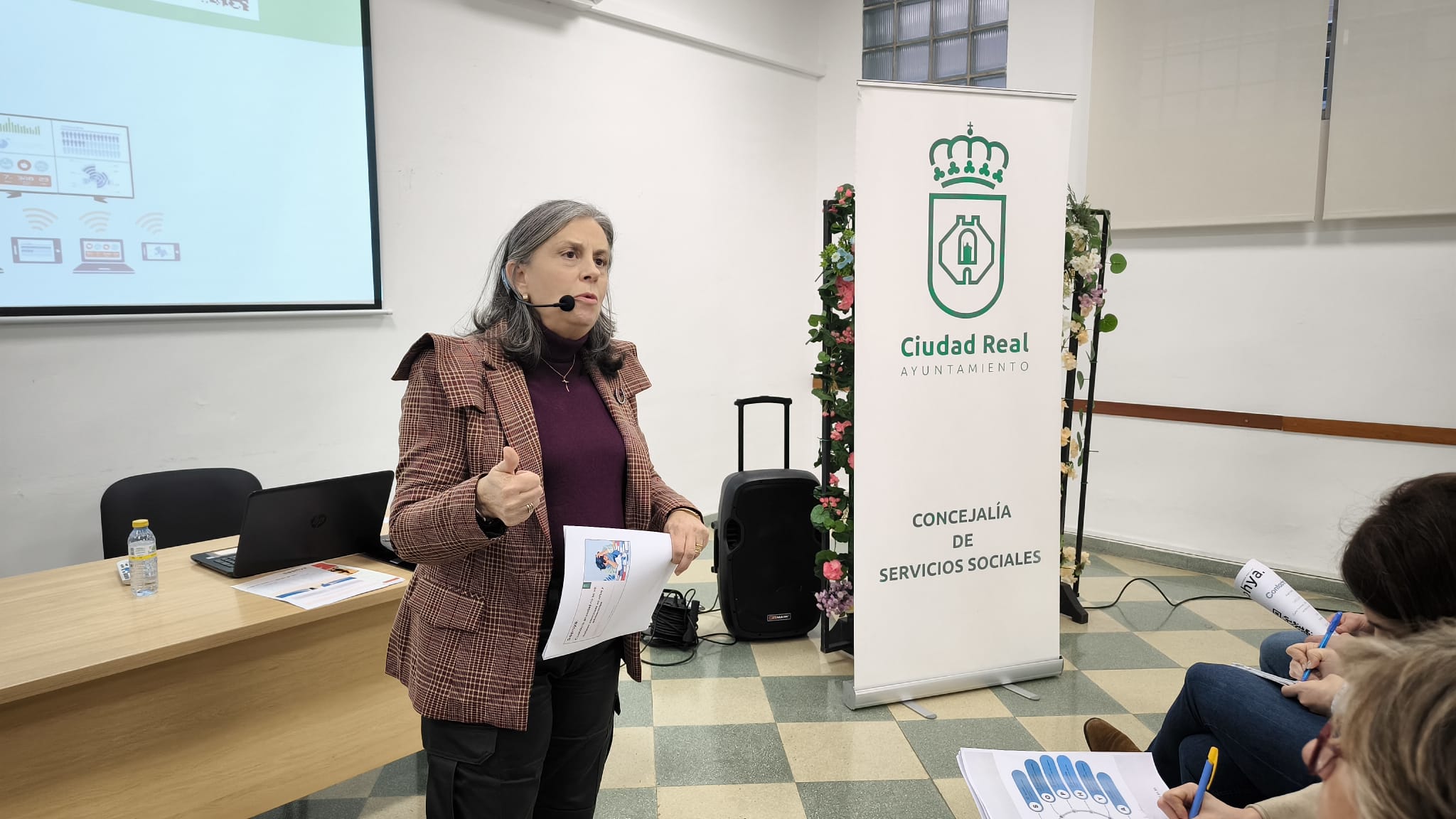 La Escuela de Familias enseña a identificar señales de ansiedad en adolescentes