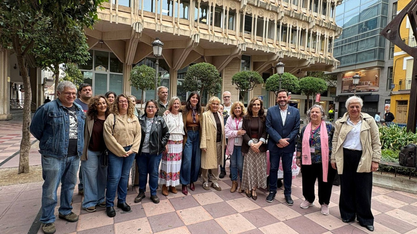 amuma y aecc piden mas investigacion prevencion y apoyo en cancer de