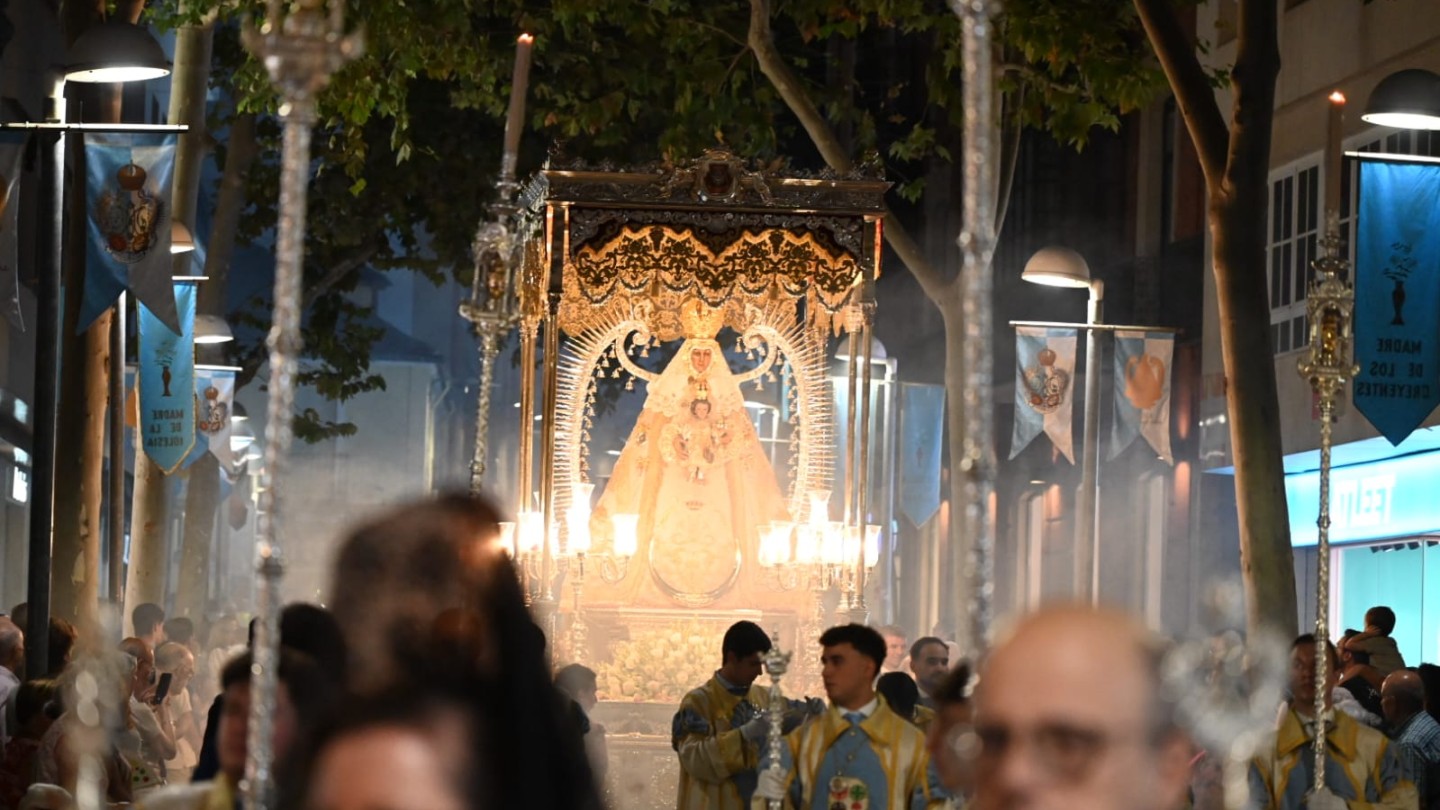 canizares anima a engalanar ciudad real durante las procesiones de la virgen del
