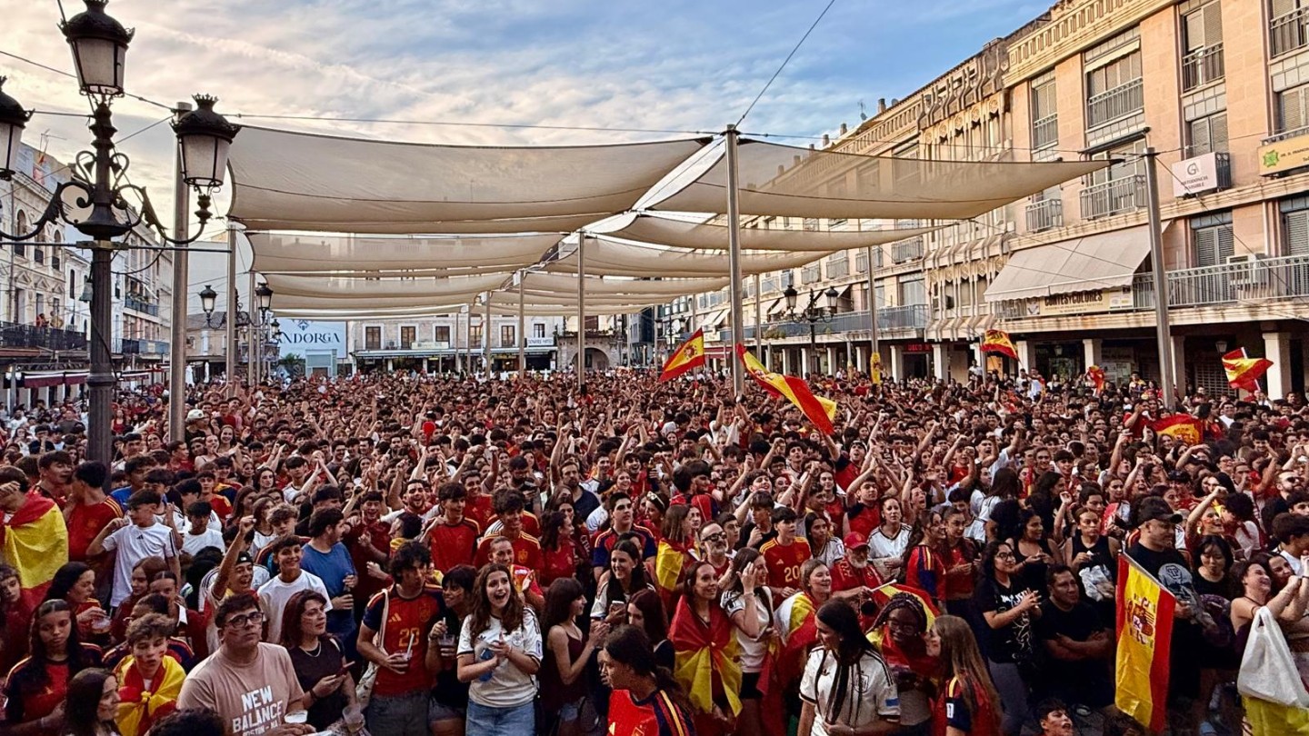 ciudad real convierte la plaza mayor en el gran punto de encuentro del