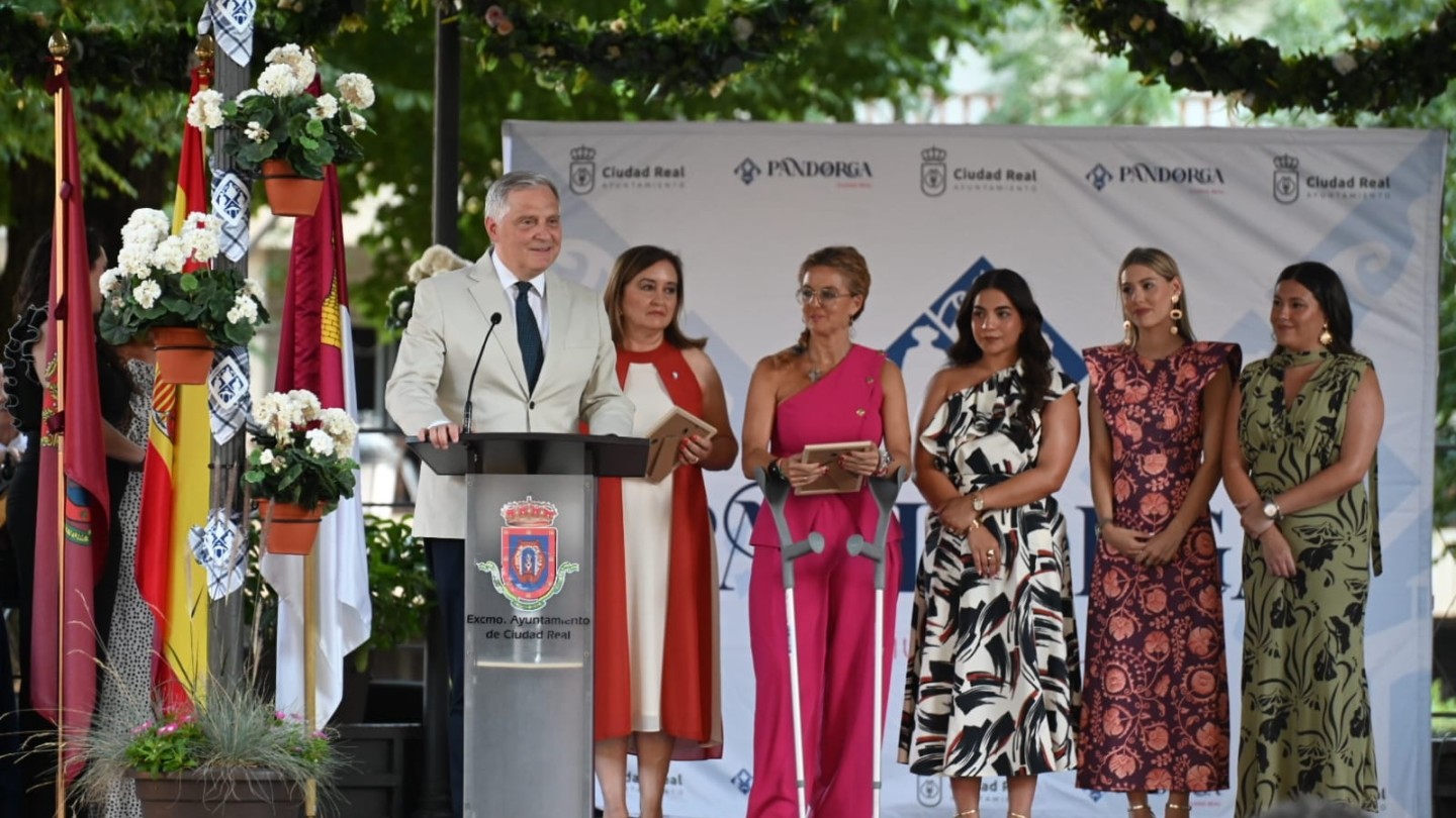 ciudad real presenta a la dulcinea y damas 2026 y celebra el relevo