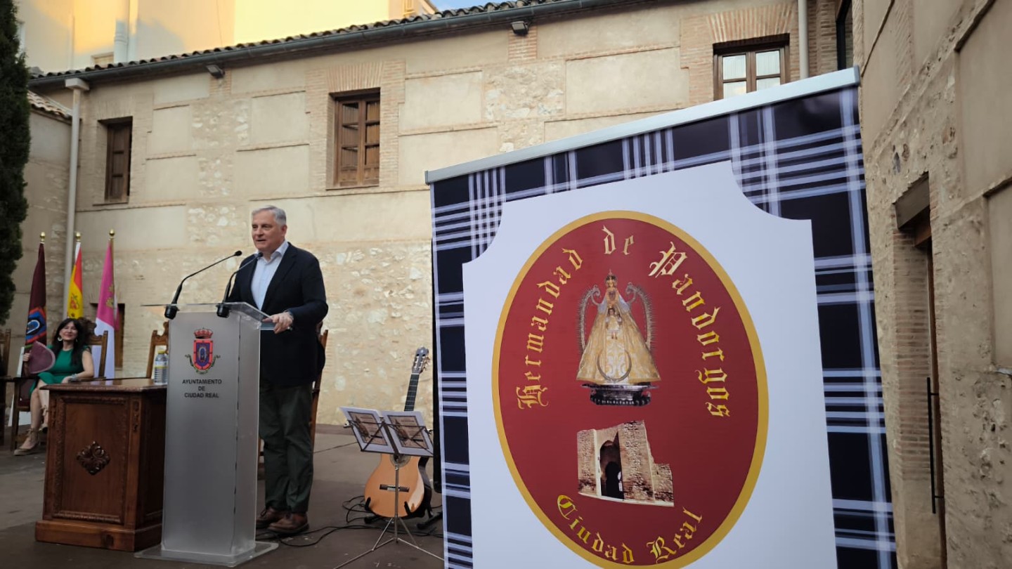 ciudad real presenta el primer cartel oficial de la pandorga y refuerza su