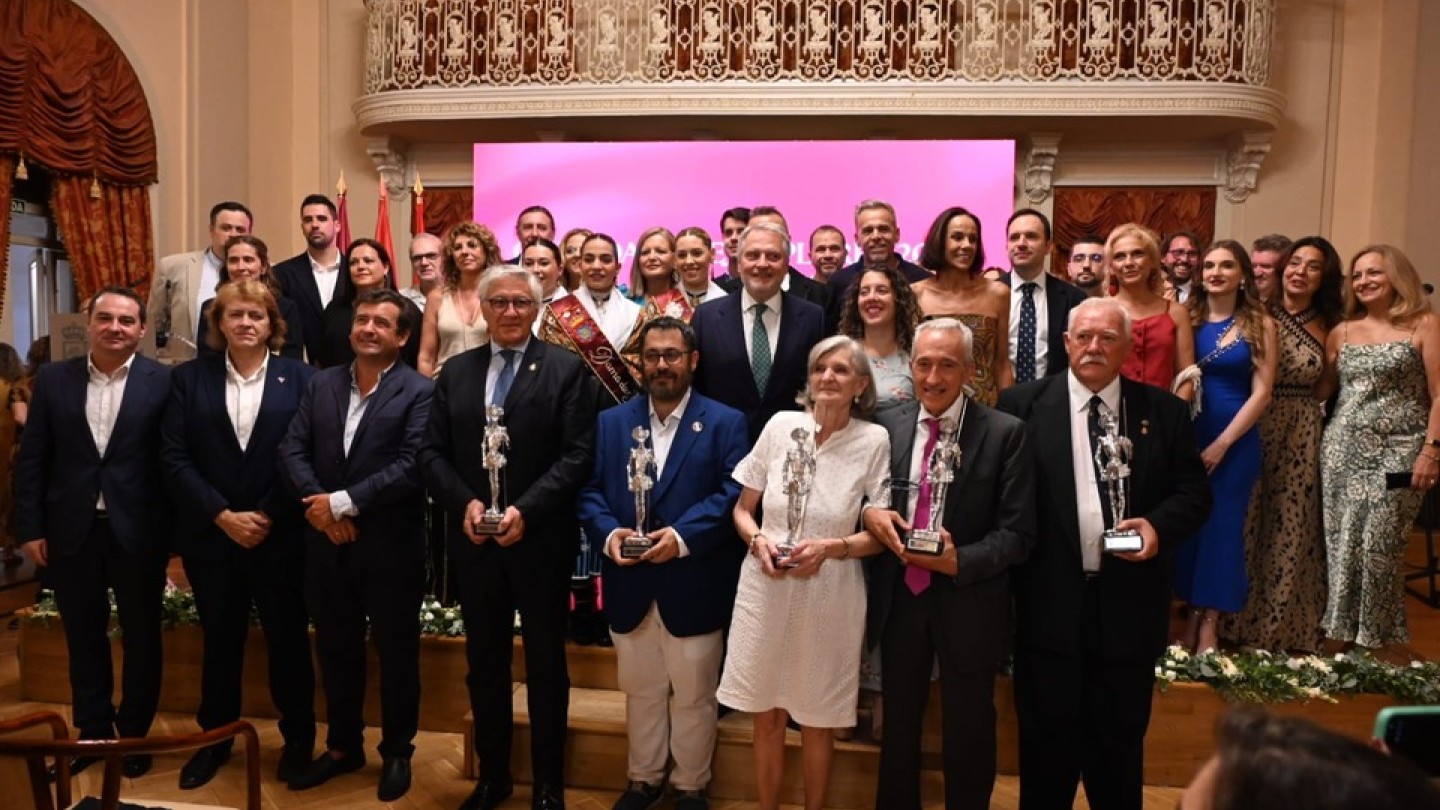 ciudad real proclama a 5 ciudadanos ejemplares