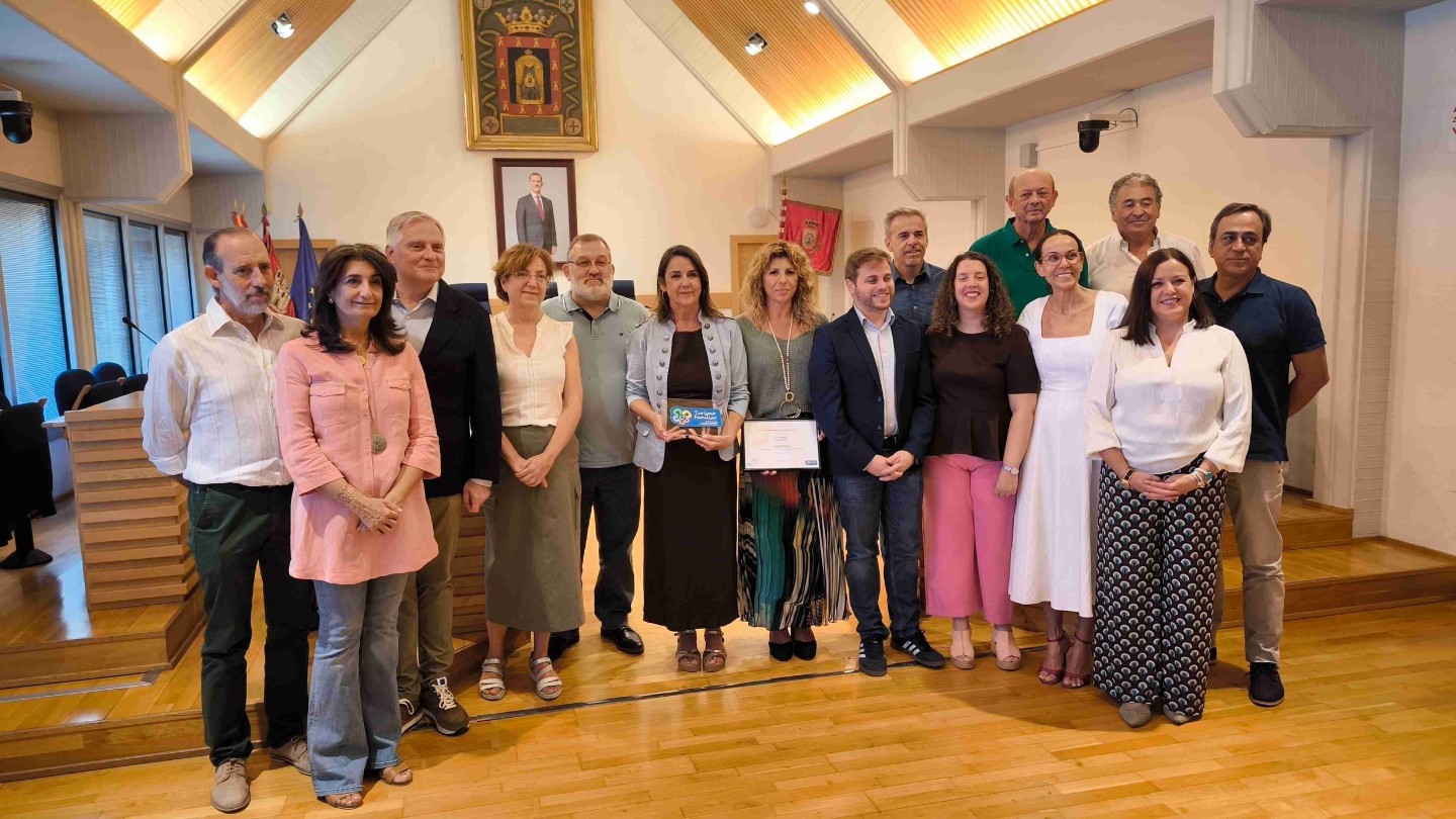 ciudad real recibe el sello de turismo familiar de la federacion de familias