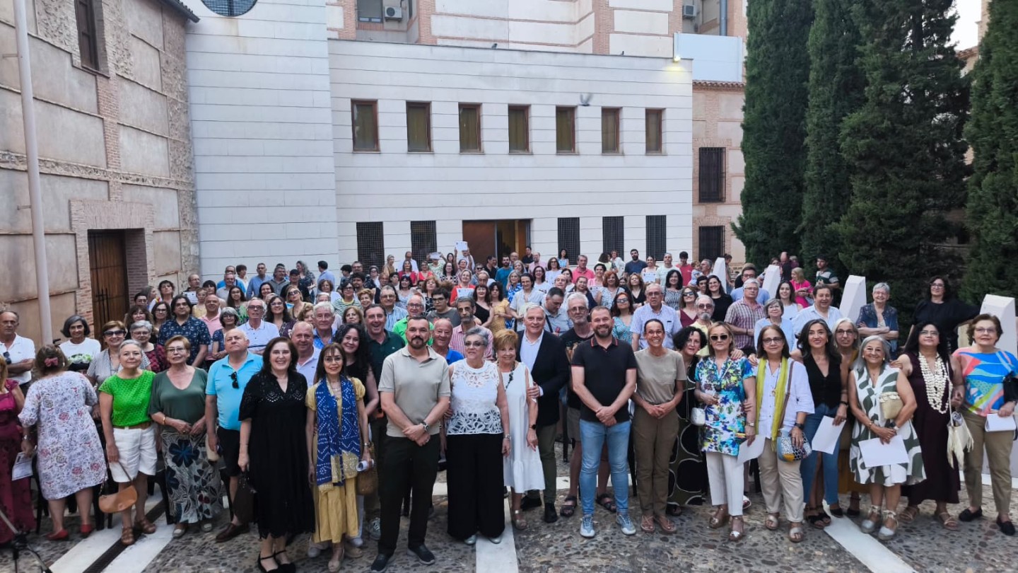 clausura del 34o curso manuel lopez villasenor de pintura entrega diplomas a 200
