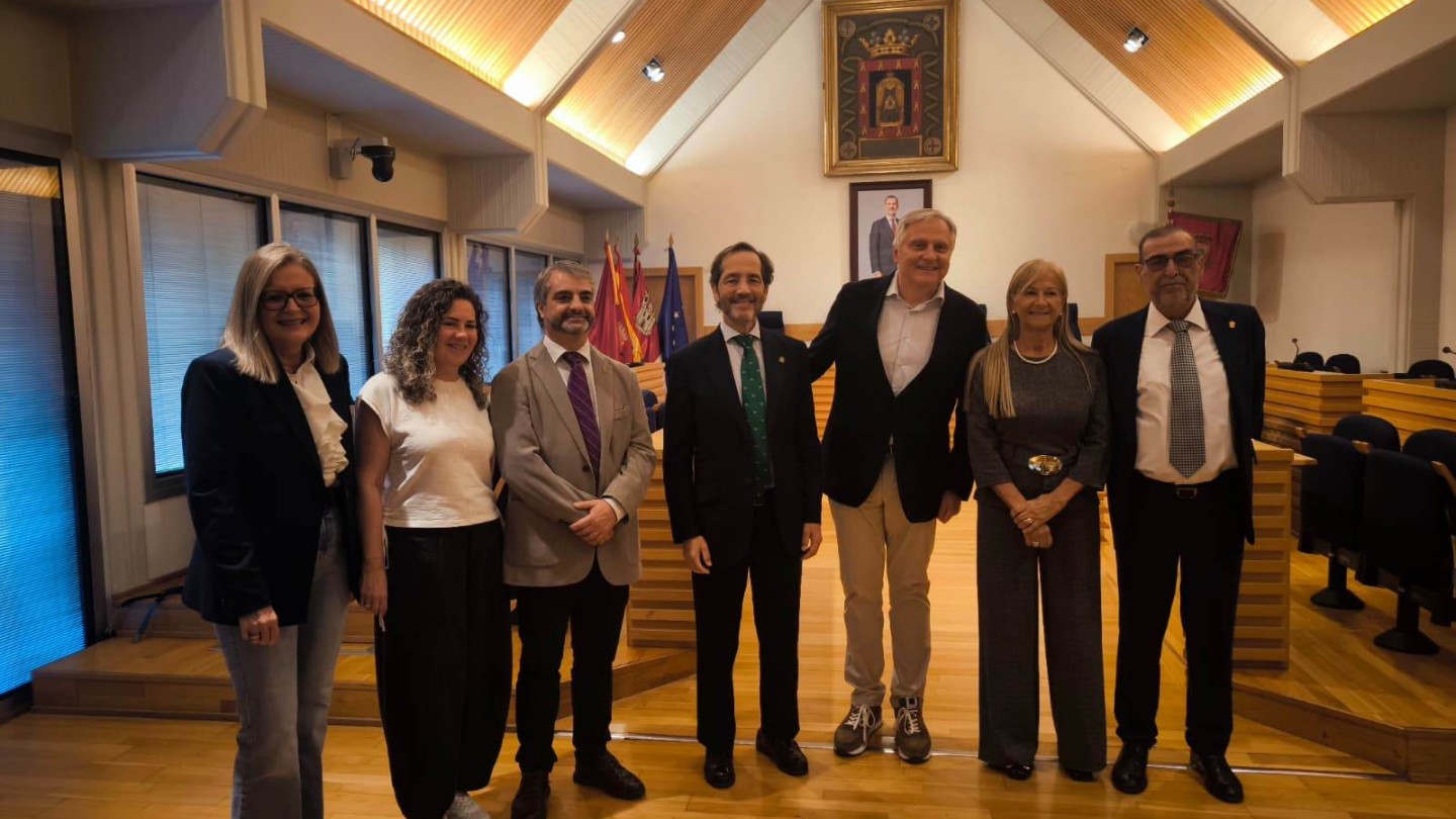 el ayuntamiento acompana a alcer en su 50 aniversario con congreso en ciudad