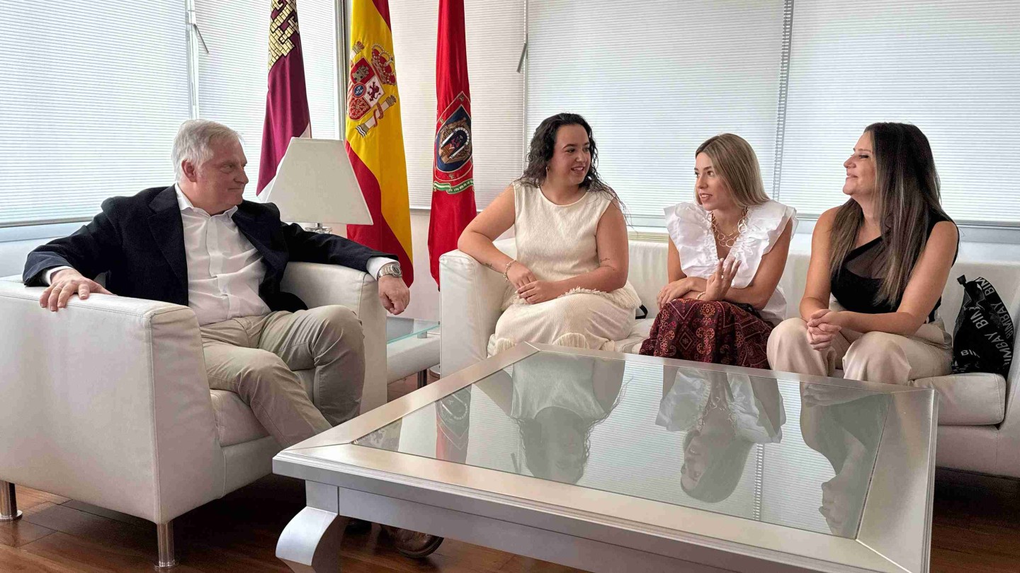 el ayuntamiento de ciudad real agradece la labor de dulcineas y damas