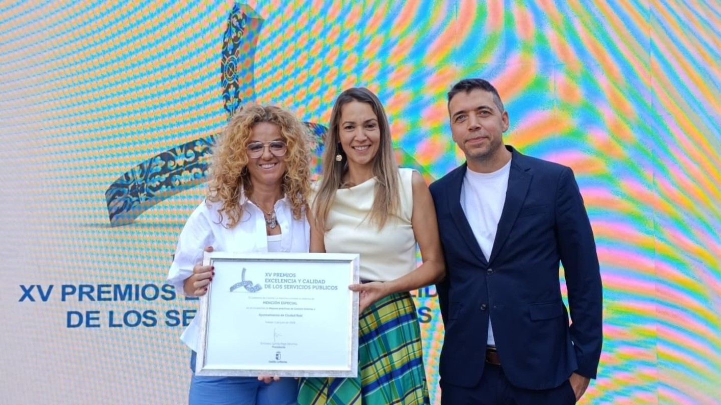 el ayuntamiento de ciudad real recibe mencion especial en los 15 premios castilla la