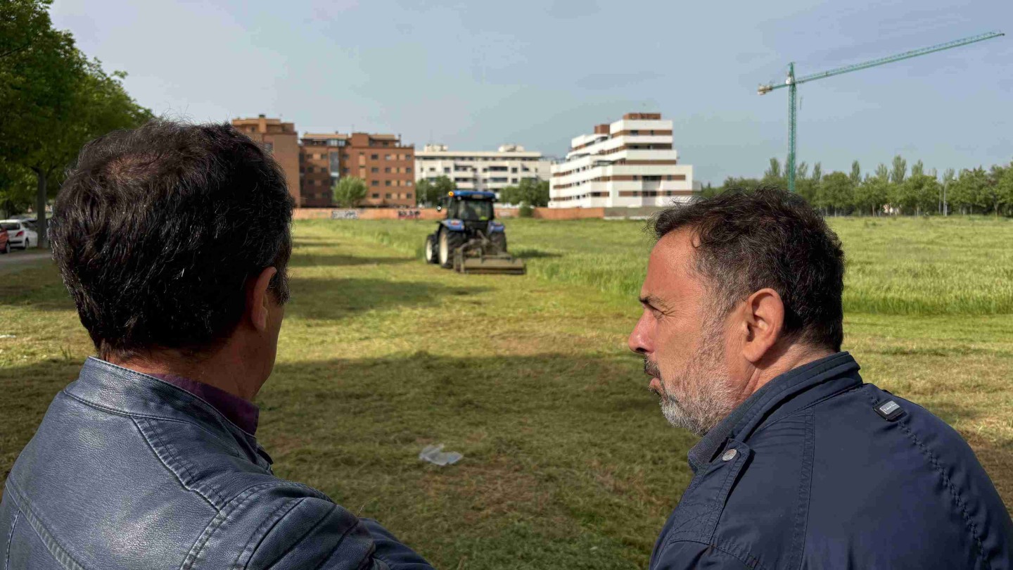 el ayuntamiento inicia la limpieza preventiva de solares y envia mas de 300