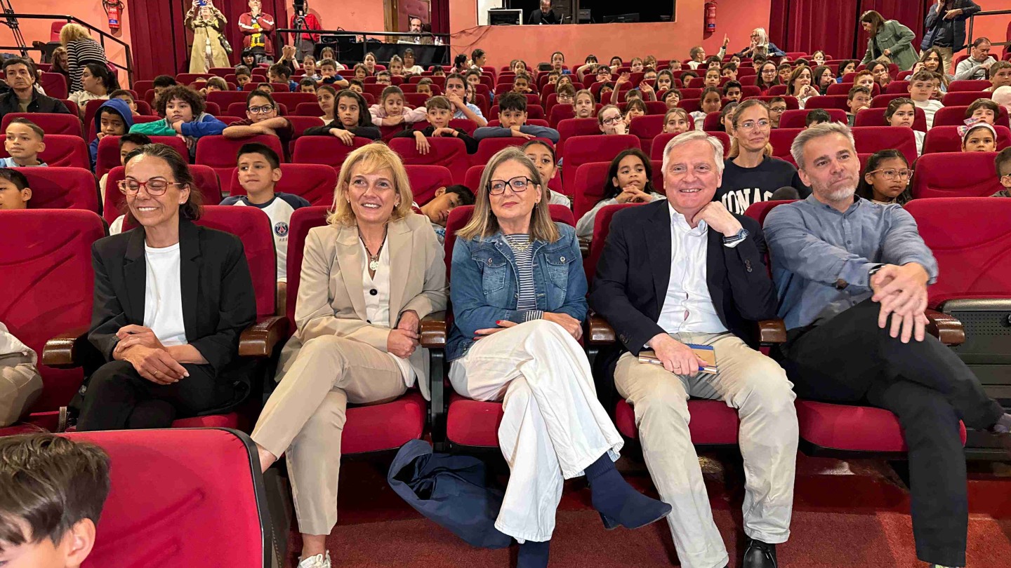 el pleno escolar municipal reune a 500 escolares y reflexiona sobre abuelos y