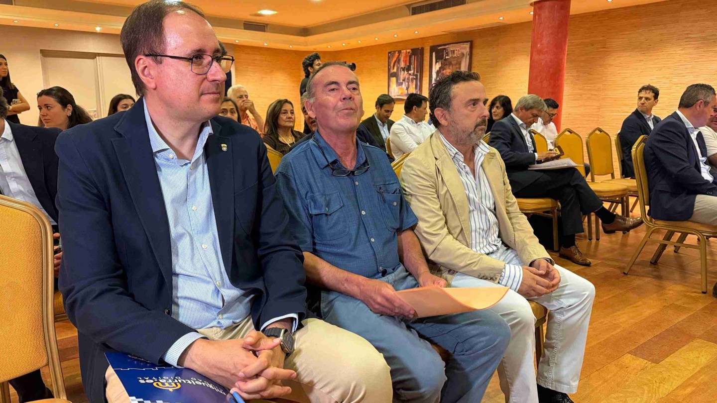 gregorio oraa anuncia contenedores marrones en barrios perifericos de ciudad