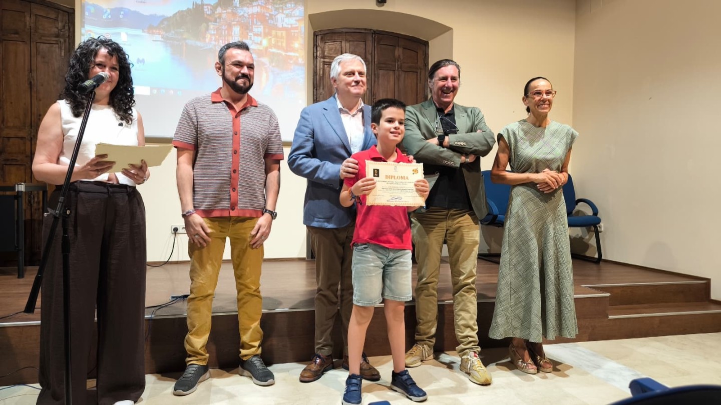 la creatividad infantil protagoniza la clausura del 16o curso de pintura lopez