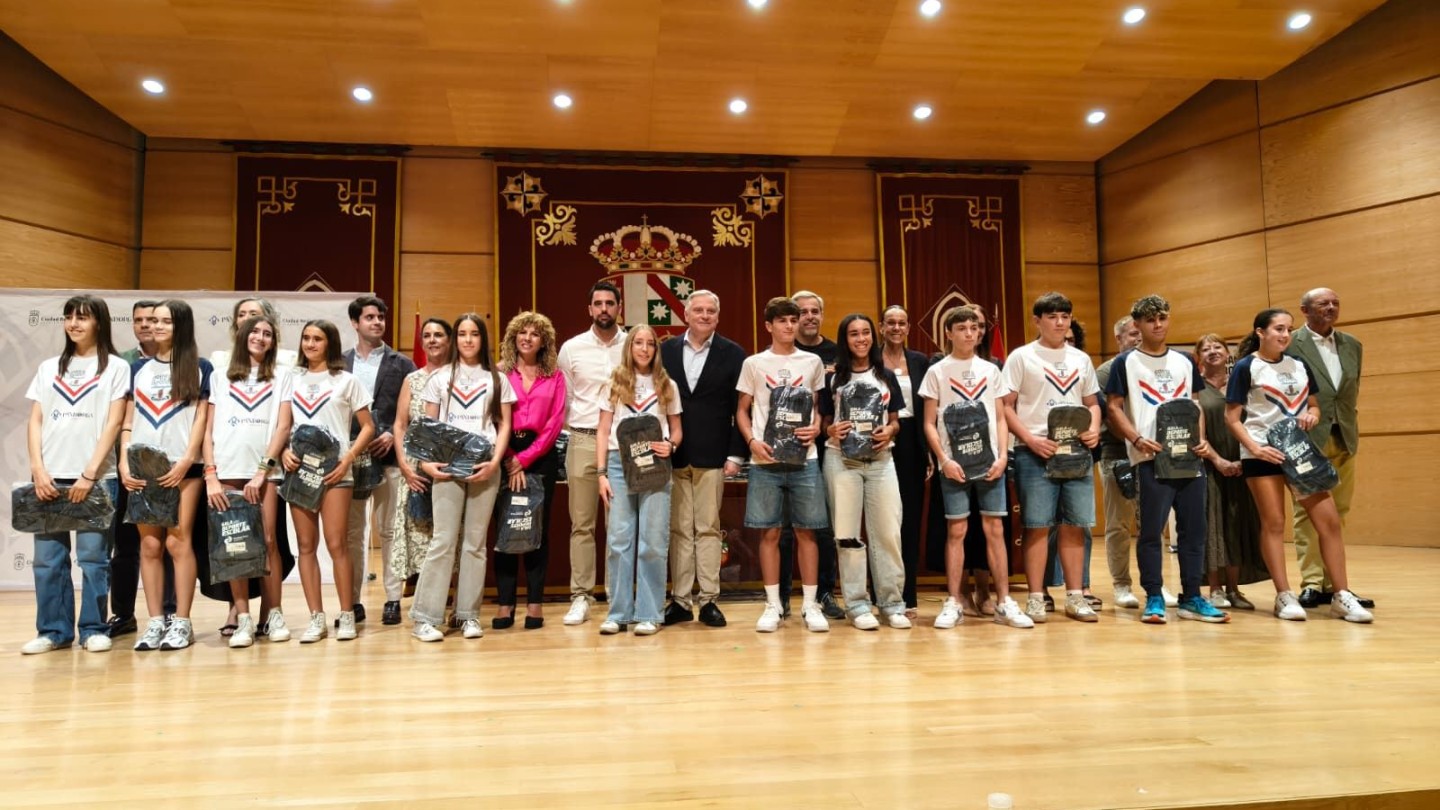 la gala del deporte escolar reconoce a 500 jovenes deportistas de ciudad