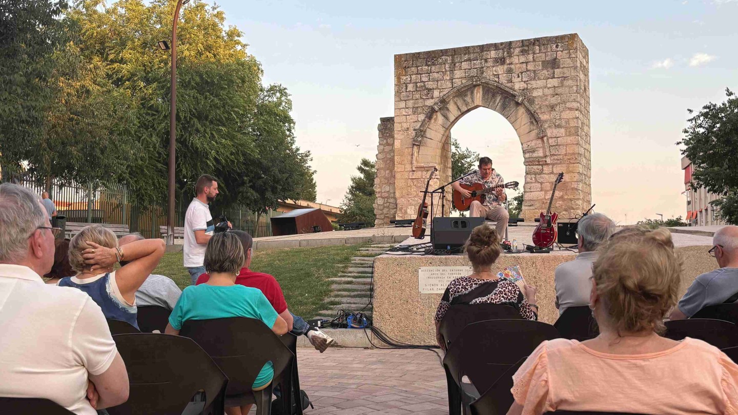 la musica vuelve al arco del torreon con el ciclo los lunes del