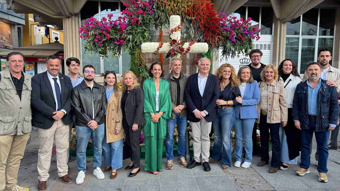 las tradicionales cruces de mayo reunen a 30 colectivos en ciudad