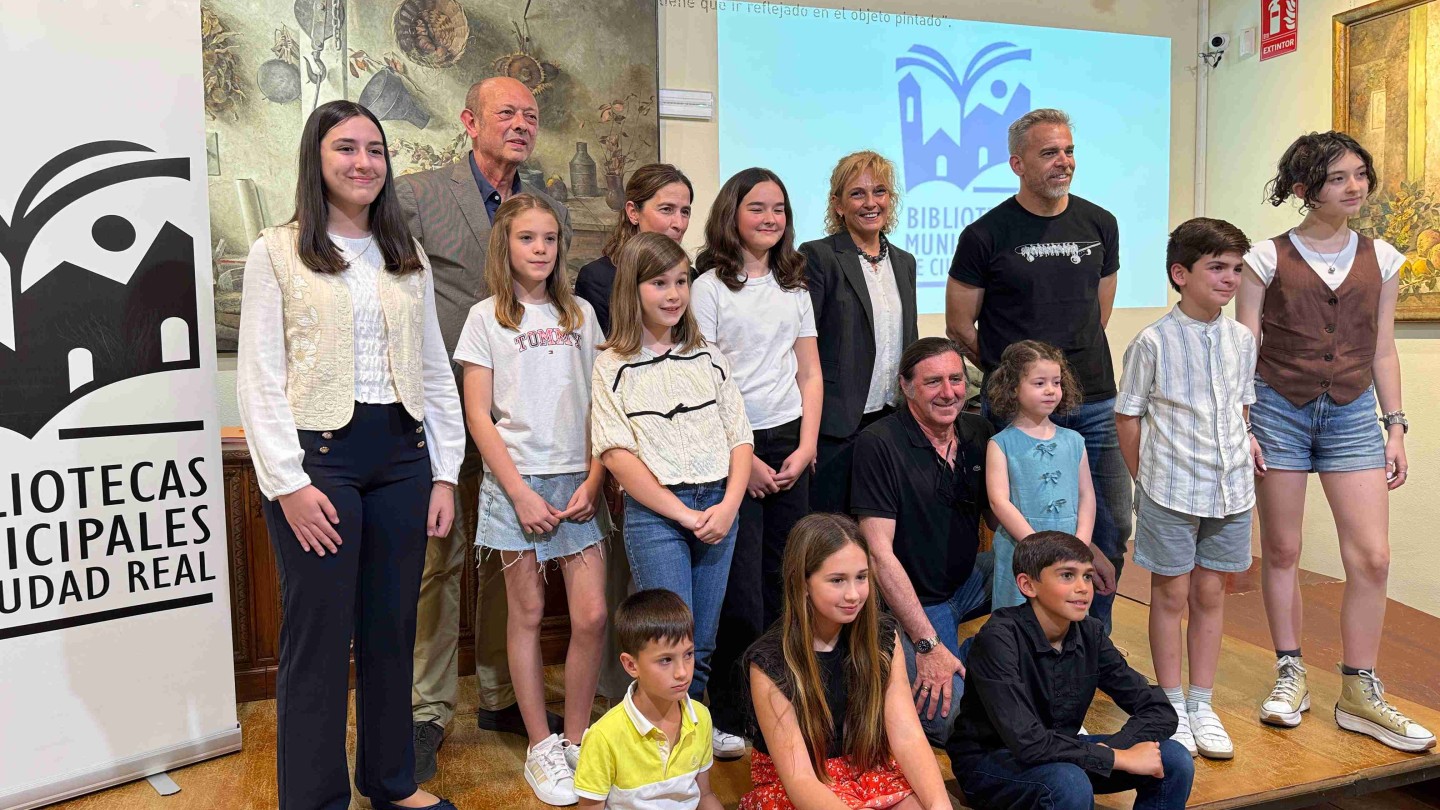 los escolares respaldan concursos de marcapaginas y creacion literaria con mas de 1 400