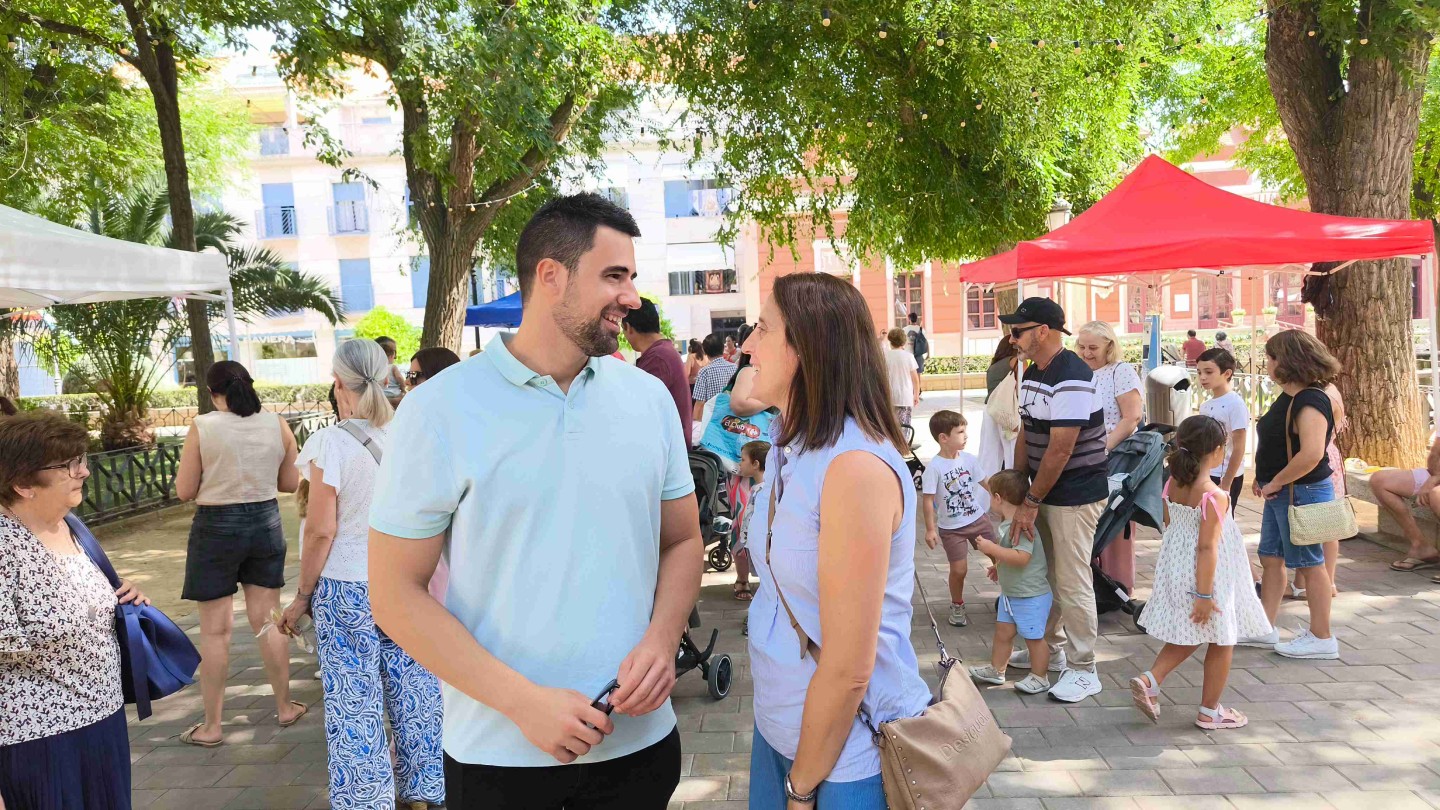 los jardines del prado acogen la feria infantil de dia con juegos y